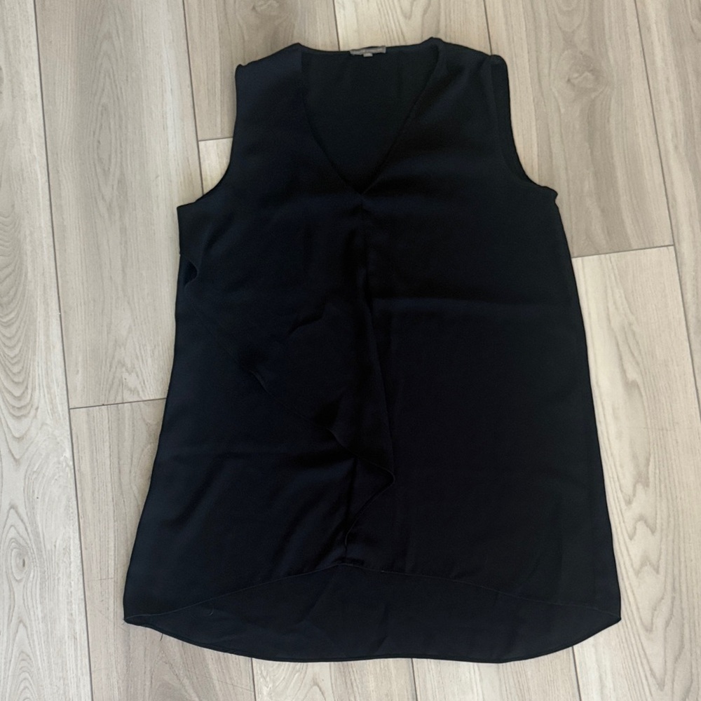 Vince Camuto Black V-Neck Tank Top